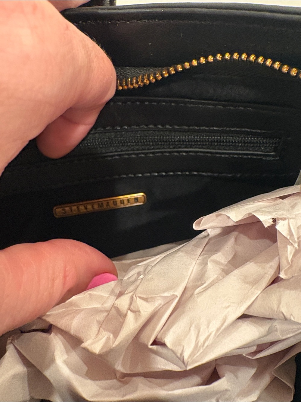 Steve Madden Black Shoulder Bag with Gold Ring Accent - Picture 4 of 5